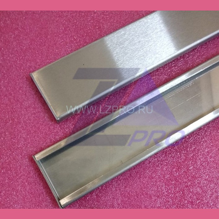 Плинтус кабины L-1088 мм нерж.сталь шлиф. ZAA402DV