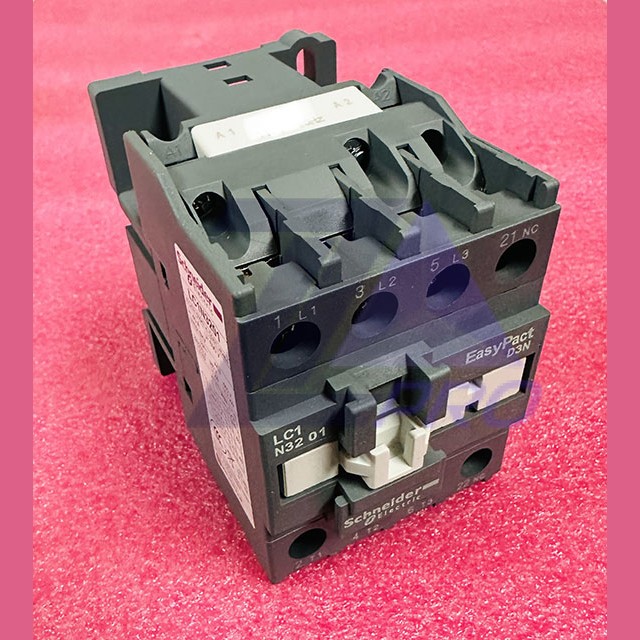 Контактор 220V 15kW 32A 1NC LC1N3201M5N Schneider Electric