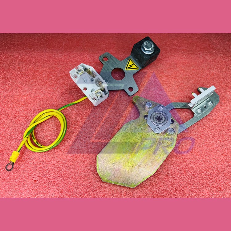 Замок двери кабины 0463Б.03.50.400 МЛЗ