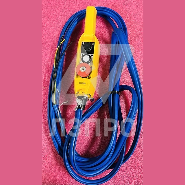 Пульт управления лебедкой двухкнопочный (2 ступенчатые кнопки + стоп бутон + ключ)